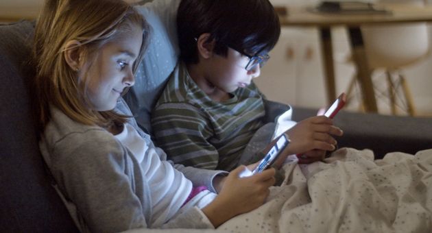 Crianza en la era digital: Una batalla emocional que desborda